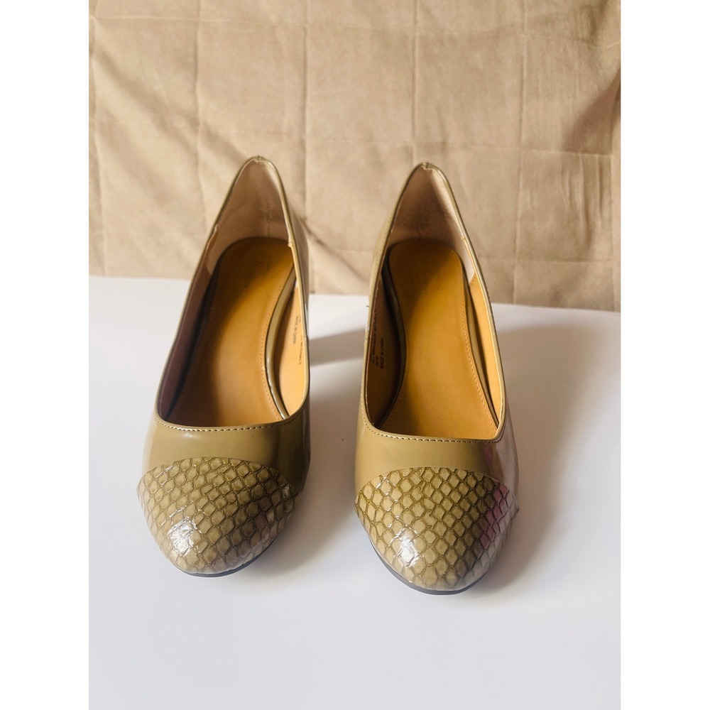 Olive Taupe Patent Faux Snakeskin Cap Toe Block Heel Pumps 7.5M G.H. Bass